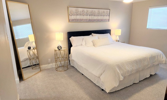 Sparks Casa | sleeps 5+ New inside less than 10 minutes to downtown Reno!