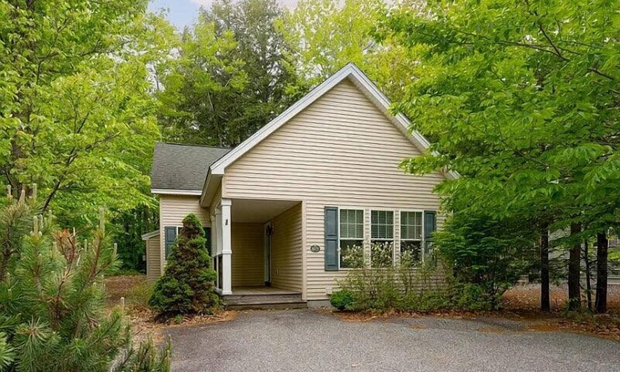 South Casco Casa | Sleeps 8 at Point Sebago Resort and Golf Course