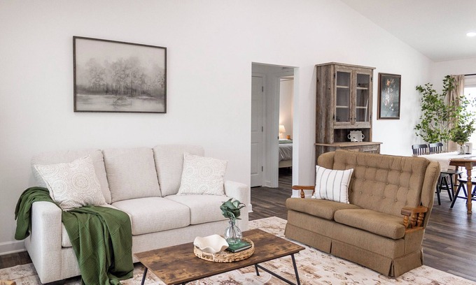 Cynthiana Casa | Sleeps 6, brand new, great location