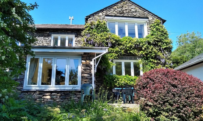 Satterthwaite Cabaña | Sleeps 6 guests in 3 bedrooms