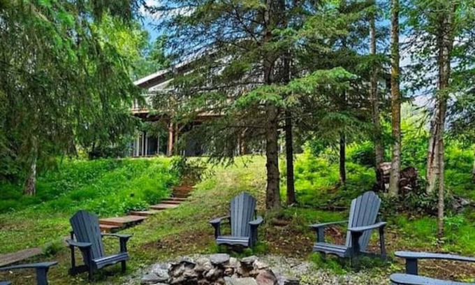 Sand Lake Casa | 575) Sleeps 8,Fire Pit,Walk to Lake