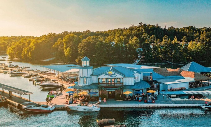 Buford Casa | Sleeps 8, Lake Lanier Hidden Gem, Miles from Mall of Georgia