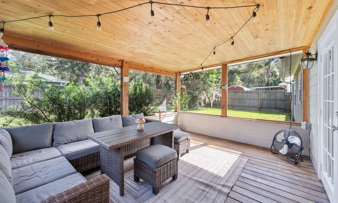 St. Augustine Casa | Sleeps 8 -Near Shrine Club/Boat Ramp/Pet Friendly