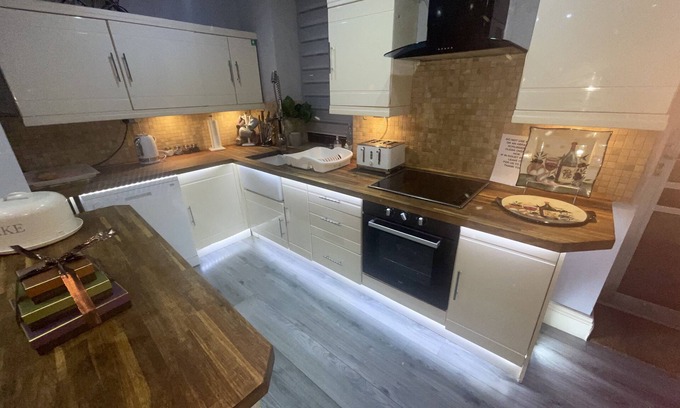Tanygrisiau Casa | Sleeps 10-12 Snowdonia North Wales Nr Zip World