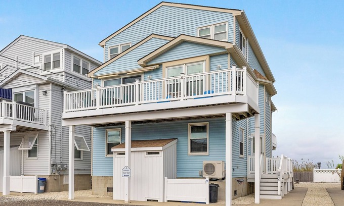 Sea Isle City Casa | Sleeps 9 on Central Avenue