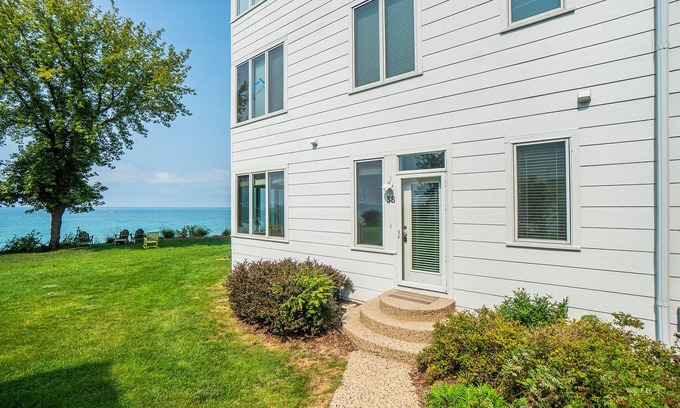 South Haven Villa | Sleepy Hollow Beach Resort introduces Shore 38