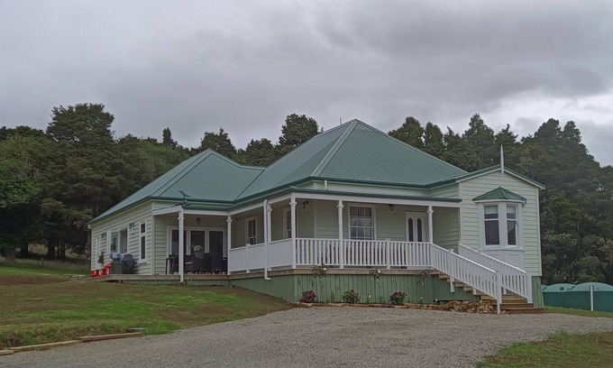 Okaihau Casa | Slice of Paradise Stunning newly renovated villa Pet friendly