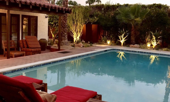 The Mesa Casa | ¡Impresionante casa española con piscina, cocina personalizada y toques de lujo!