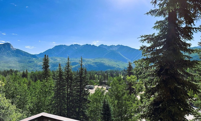 Purgatory Condominio | Slope Side Retreat next to the Waterfall w/ Grand Mountain Views!