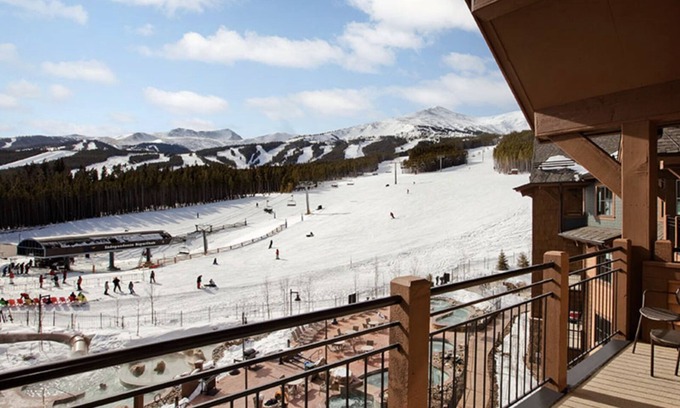 Breckenridge Complejo | Slope side- Ski In/Out- hot tub, pool- 2bd/2ba, sleeps 8- family friendly!