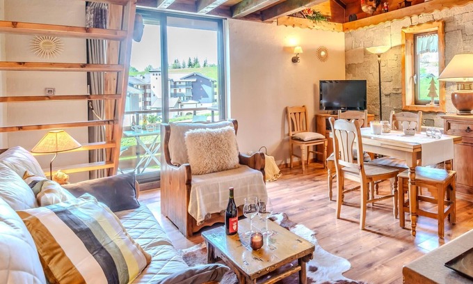 Manigod Apartamento | Slow Chalet Etale Ski in-out Duplex, Mountain View Balcony, & Free parking