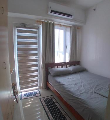 Las Pinas Apartamento | SM South Residences, 1 bedroom with balcony.