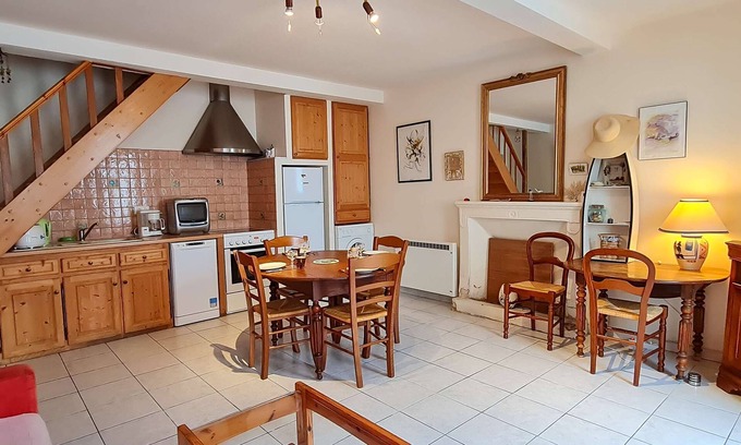 Saint-Clement-des-Baleines Casa | Small Réthaise house in the village center