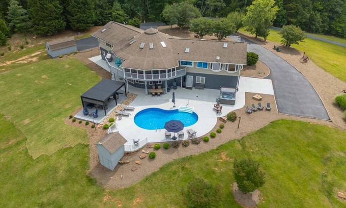 Lynn Casa | Smaland Farms: Tryon / Columbus / Asheville - ¡Cerca de TIEC! Piscina privada y jacuzzi!