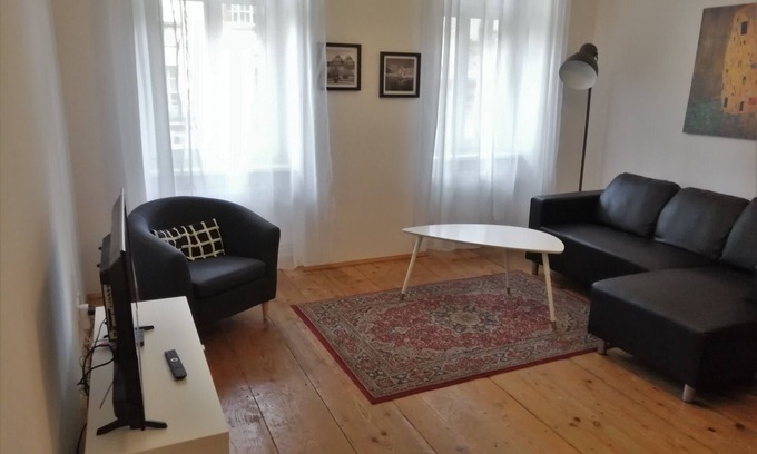 Funfhaus Apartamento | small apartment: close to the subway, quiet courtyard