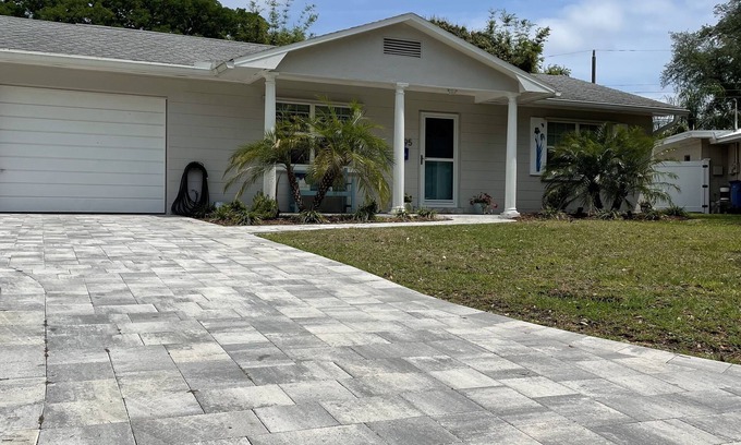 Disston Heights Casa | Small but cute, close to beach's and downtown.