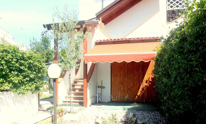 Lido di Pomposa Casa | Pequeña casa con aire acondicionado y jardín cómodo VA