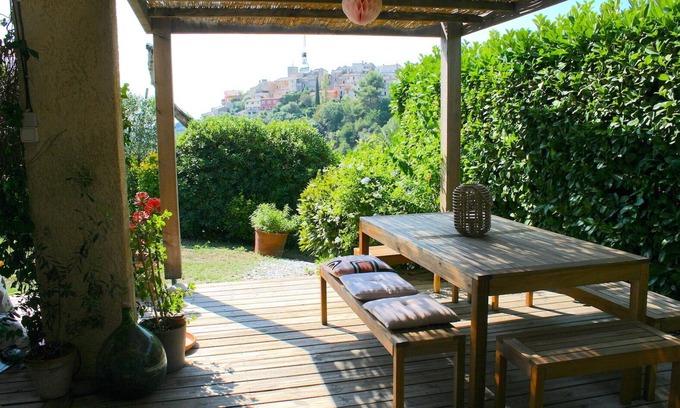 Biot Casa | Pequeño y acogedor CASA 70m2- movimientos de tierra a jardín privado y piscina en la zona