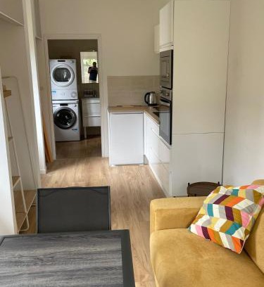 Lannion Apartamento | Small Cocoon Studio For 2 Pink Granite Coast