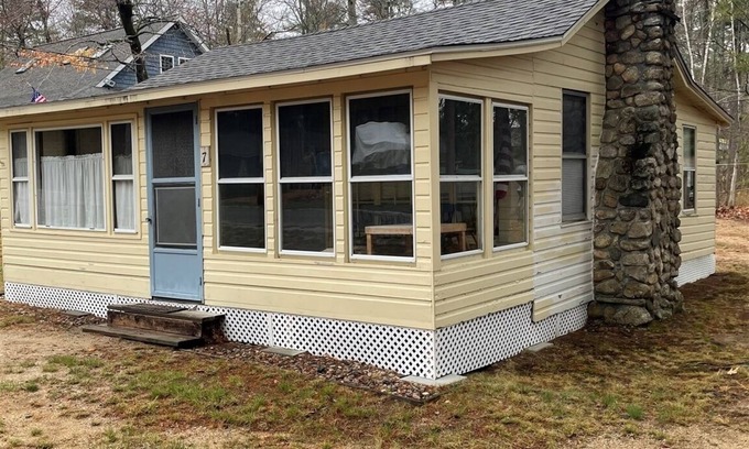 Sebago Cabaña | Small Cottage just steps away from Sebago Lake