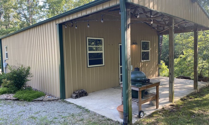 Midway Cabaña | Small Cozy Cottage in the Ozarks close to Bull Shoals and White River