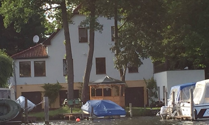 Koenigs Wusterhausen Apartamento | Small cozy vacation apartment right on the water