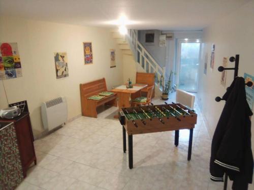 Fumel Apartamento | Small, discreet and bright townhouse