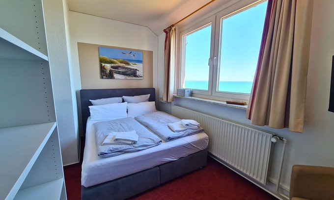 Haffkrug Casa | Small double room with sea view 15 m² - Zeitlos Hotel