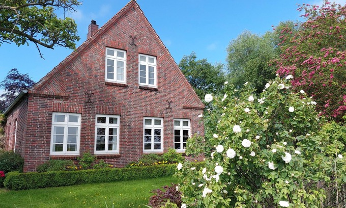 Butjadingen Cabaña | Small farmhouse from 1927 with 1,600 sqm garden plot, 3 kilometers to the dike
