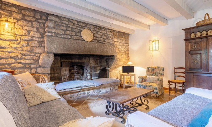 Plobannalec-Lesconil Casa | Casita de campo 'Gite Ty Coz - Plage 5min En Voiture' con terraza compartida