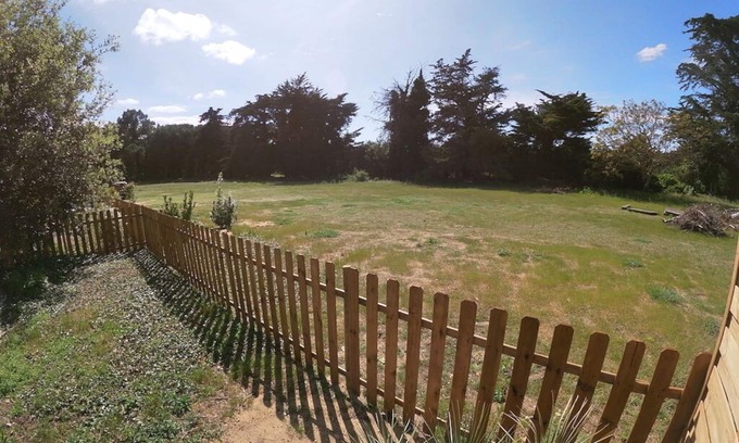 Le Bois-Plage-en-Re Casa | Small house in the woods 800m from the beach.