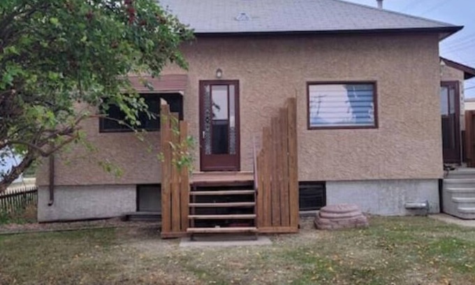 Wainwright Casa | Small House in Downtown Wainwright