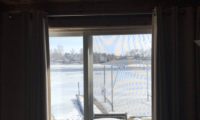 Maplewood Casa | Small house on Okauchee Lake!