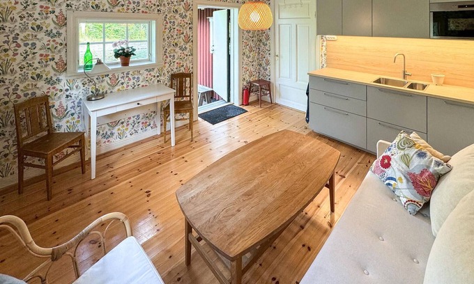 Vaddo Casa | Small house with a beautiful location directly on the Väddö canal.