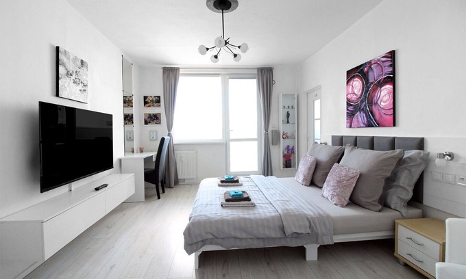 Humenne Apartamento | Small one room apartment with balcony