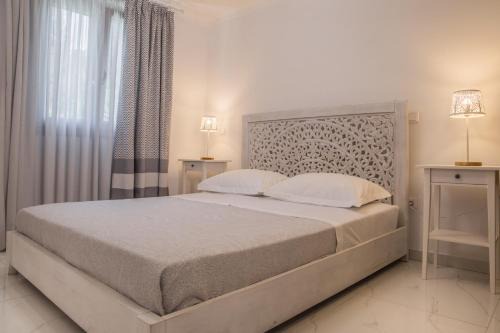 Andros Town Casa | Small Paradise