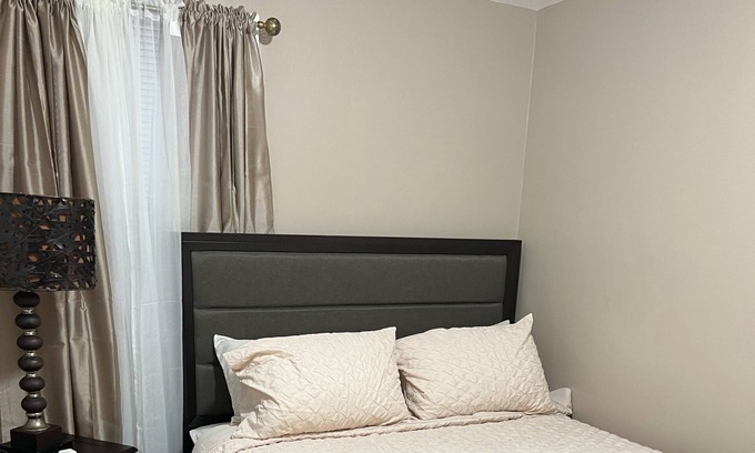 Hillside Casa | Small room in Hillside,NJ, Businessmen, airline employees, Traveling Nurses