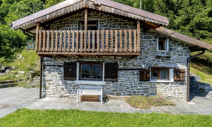 Gambarogno Casa | Small rustic dream in a quiet location with a view of the mountains