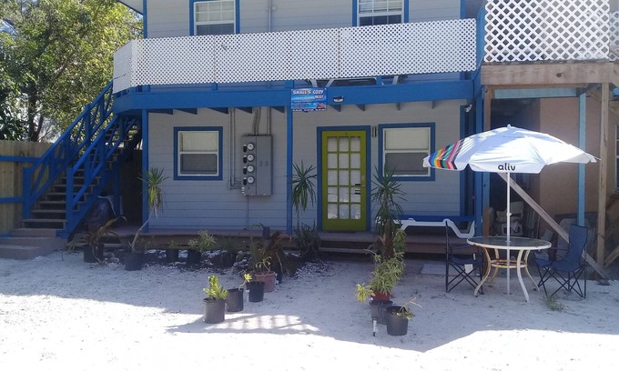 South Bimini Apartamento | El muelle acogedor Small No. 2 de Small está disponible
