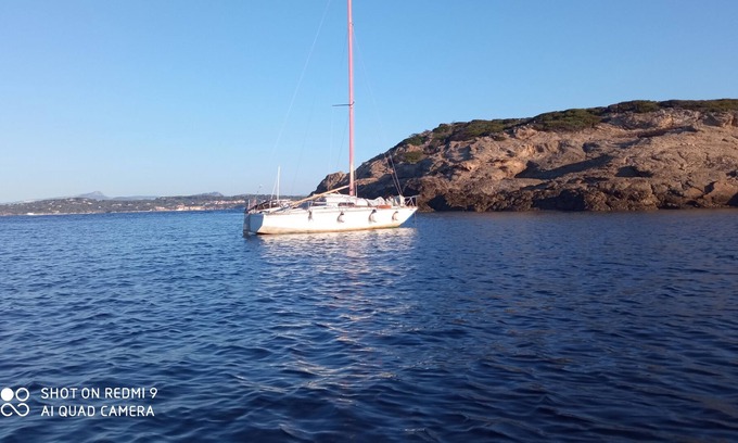 Le Lavandou Alquiler De Eote | Small sailboat at dock