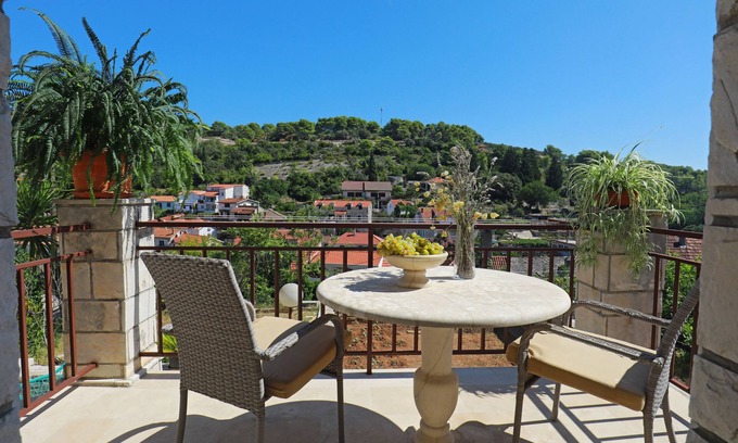 Stomorska Casa | Small Stone House in a Quiet Place Island Solta