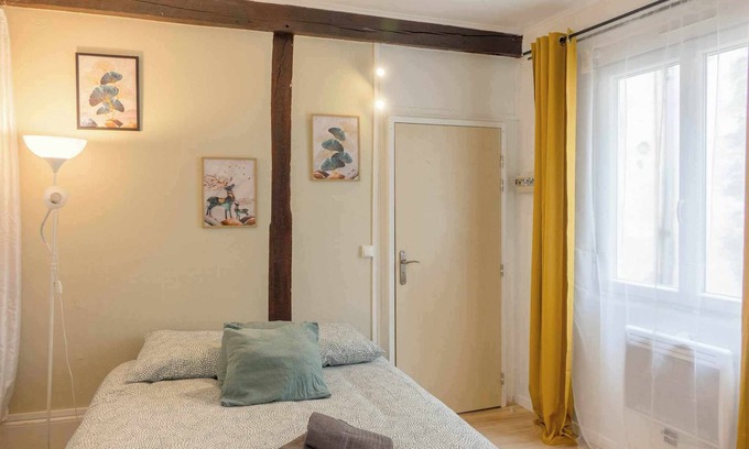 Bourgogne Apartamento | Small studio downtown