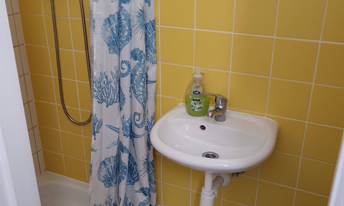 Hlubocepy Apartamento | Small studio in Praguen30 minutes to the center by tram
