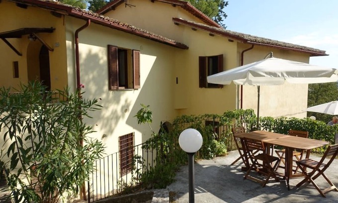 Bovara Casa | Pequeña villa con vistas al valle de Umbría