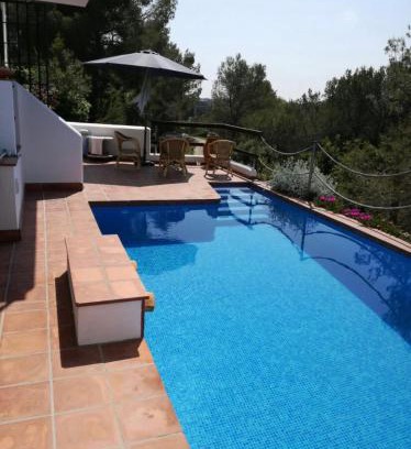 Vallpineda Apartamento | Smallville - Sitges Apartamento independiente para 4 personas con piscina