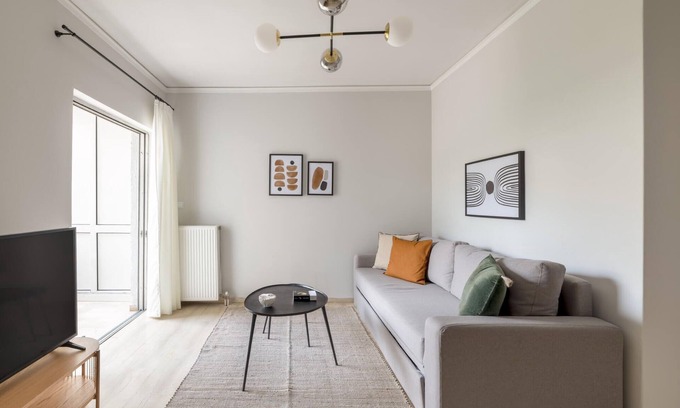 Agia Paraskevi Apartamento | Smart Chic 1BR Apartment in Agia Paraskevi