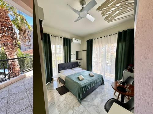 Historical Center Apartamento | Smart Comfort Deluxe N1 private Balcony Bathroom Beach 250m Marina Port 800m