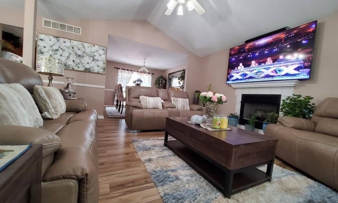 Columbia Casa | Smart home, entire Loft, 3 bedroom, 2 bath
