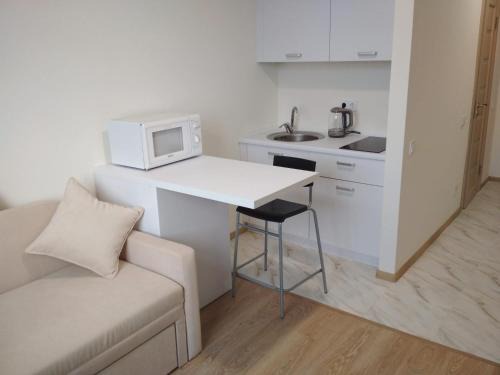 Solomjanskyj Apartamento | SMART-HOUSE Smart-kvartira s kukhnei.