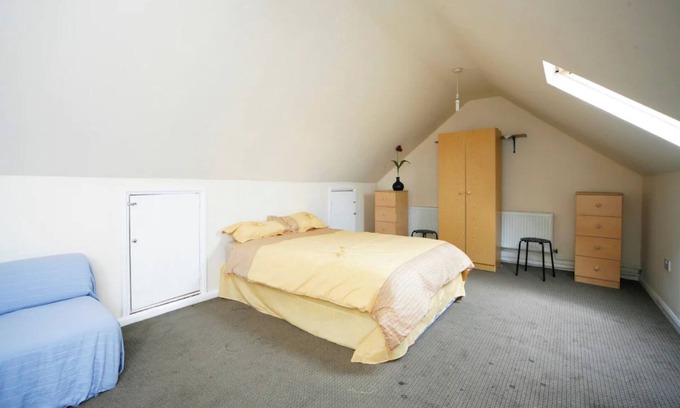 Leyton Cama Y Desayuno | Smart King Size Double Room For 4 Guests